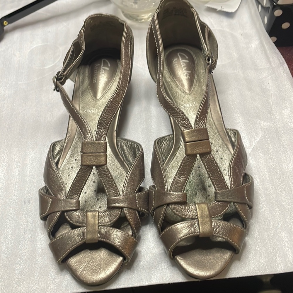 Clarks Artisan Sandals Womens 7. M Cage Gray Brown Leather